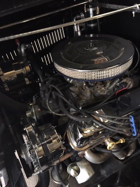 1932 black Ford 3 window coupe