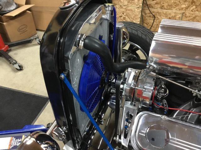 1932 Brown Matalic Ford Highboy Roadster bbc 454 Glass body with glass hard top