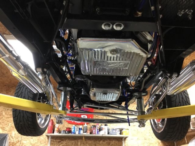 1932 Brown Matalic Ford Highboy Roadster bbc 454 Glass body with glass hard top