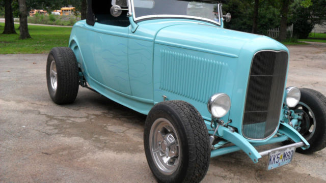 1932 seafoam green Ford Roadster roadster
