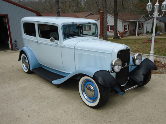 1932 blue Ford Other sedan