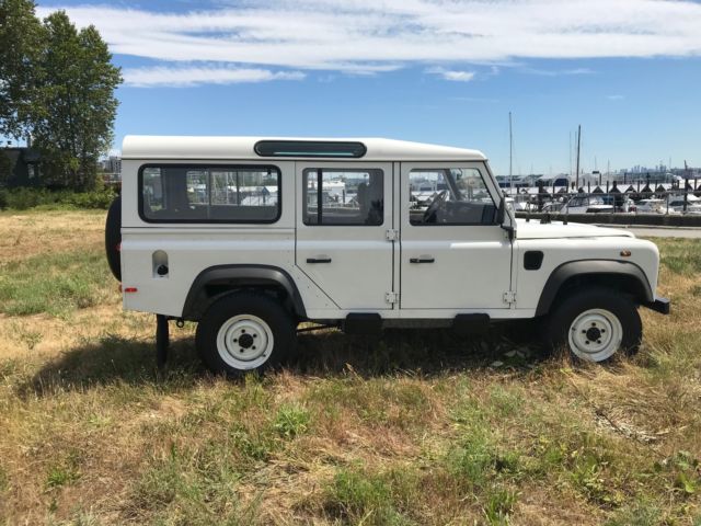 1983 White Land Rover Defender Wagon