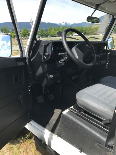 1983 White Land Rover Defender Wagon