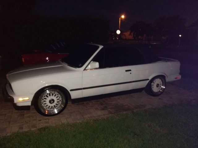 1988 White BMW 3-Series Convertible