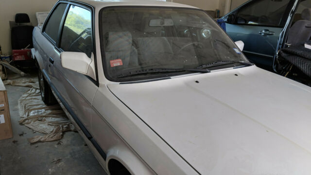 1991 White BMW 3-Series Coupe