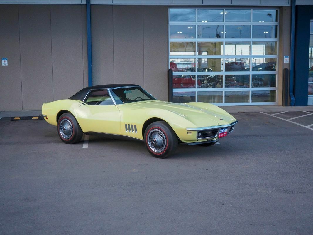 1968 Yellow Chevrolet Corvette --