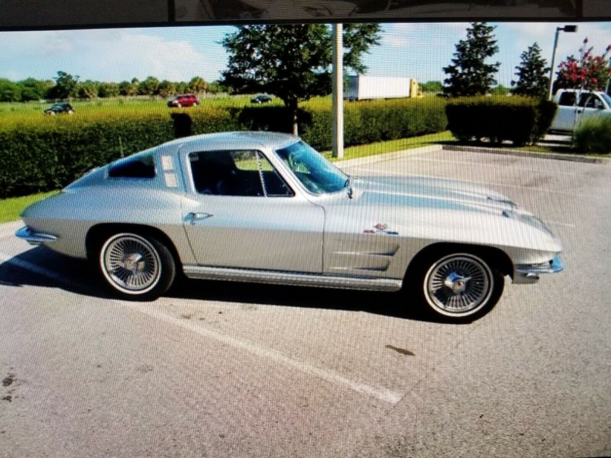 1964 Grey Chevrolet Corvette 327 Sports car