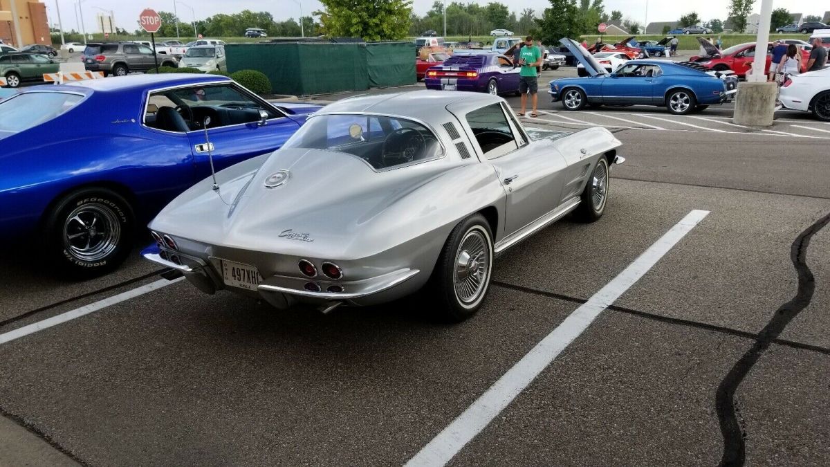 1964 Grey Chevrolet Corvette 327 Sports car