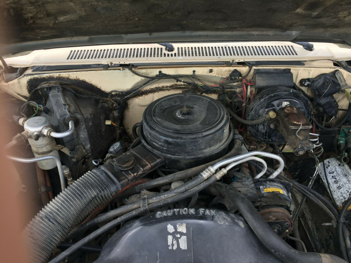 1985 Tan Chevrolet Suburban SUV