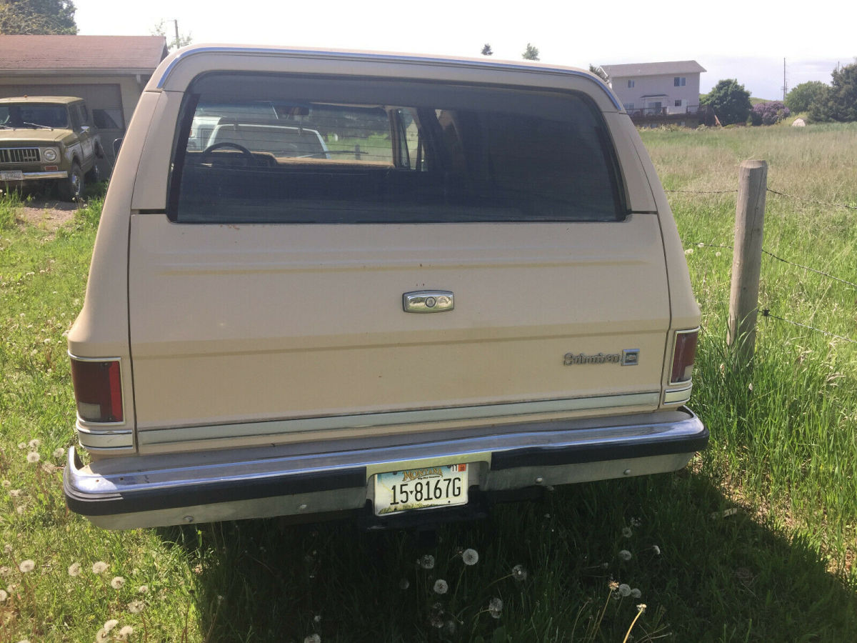 1985 Tan Chevrolet Suburban SUV