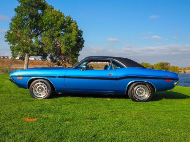1972 Blue Dodge Challenger --