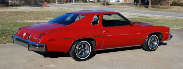 1975 Red Pontiac Le Mans Coupe