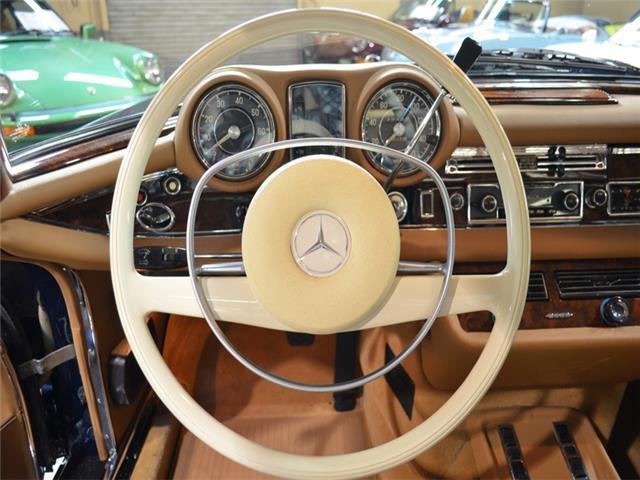 1971 Blue Mercedes-Benz 280 SE 3.5 Sunroof Coupe Coupe