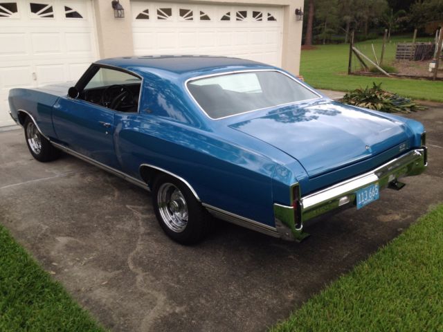 1972 Blue Chevrolet Monte Carlo Coupe