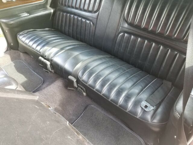 1972 Red Oldsmobile Cutlass Coupe