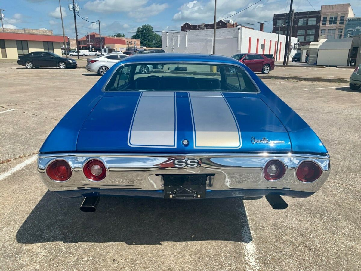 1972 Blue Chevrolet Chevelle Coupe