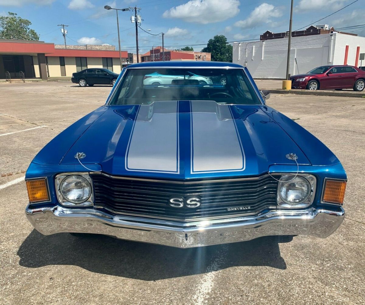 1972 Blue Chevrolet Chevelle Coupe