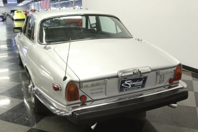 1979 Silver Jaguar XJ8-L Sedan
