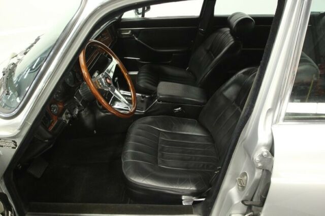 1979 Silver Jaguar XJ8-L Sedan