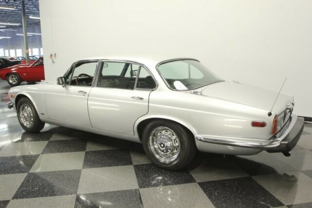 1979 Silver Jaguar XJ8-L Sedan