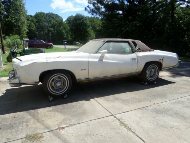 1973 White Chevrolet Monte Carlo Coupe