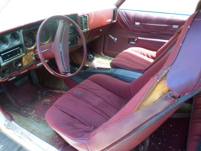 1973 White Chevrolet Monte Carlo Coupe