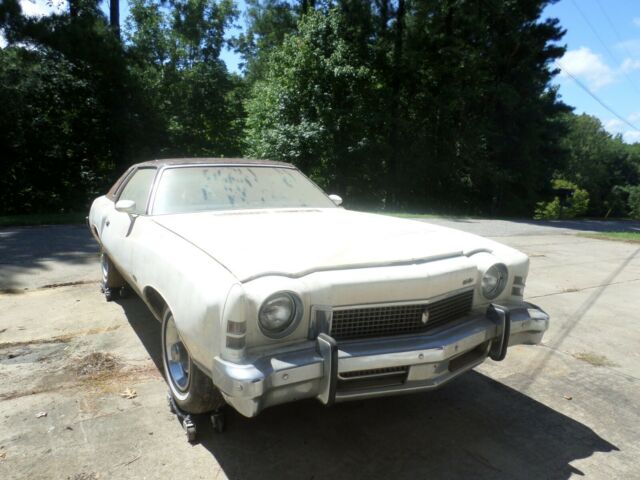 1973 White Chevrolet Monte Carlo Coupe