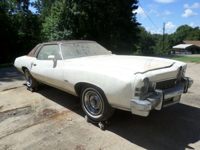 1973 White Chevrolet Monte Carlo Coupe