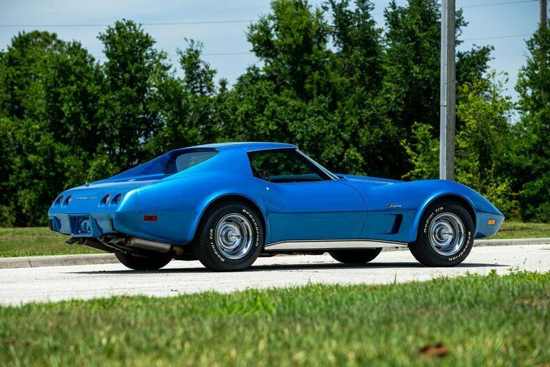 1975 Blue Chevrolet Corvette Coupe