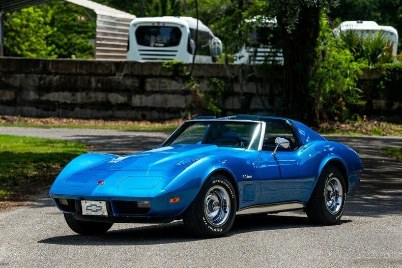 1975 Blue Chevrolet Corvette Coupe