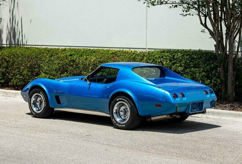 1975 Blue Chevrolet Corvette Coupe