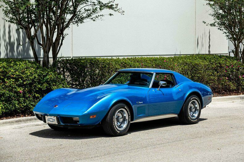 1975 Blue Chevrolet Corvette Coupe