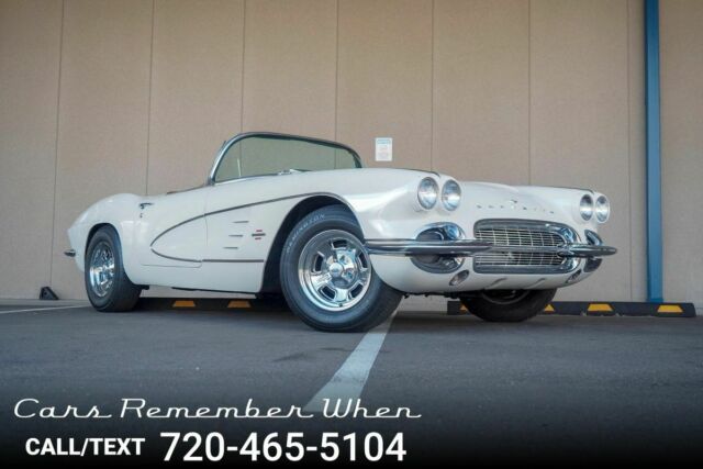 1961 White Chevrolet Corvette --