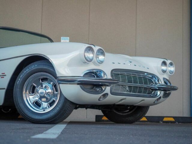 1961 White Chevrolet Corvette --