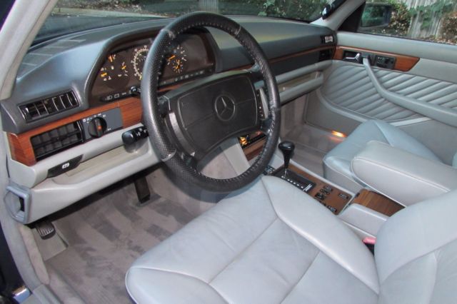 1991 Blue Mercedes-Benz S-Class Sedan