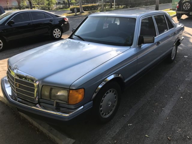 1991 Blue Mercedes-Benz 300-Series