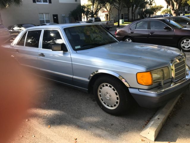 1991 Blue Mercedes-Benz 300-Series
