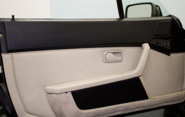 1990 BLACK W/ BLACK TOP Porsche 944 Convertible