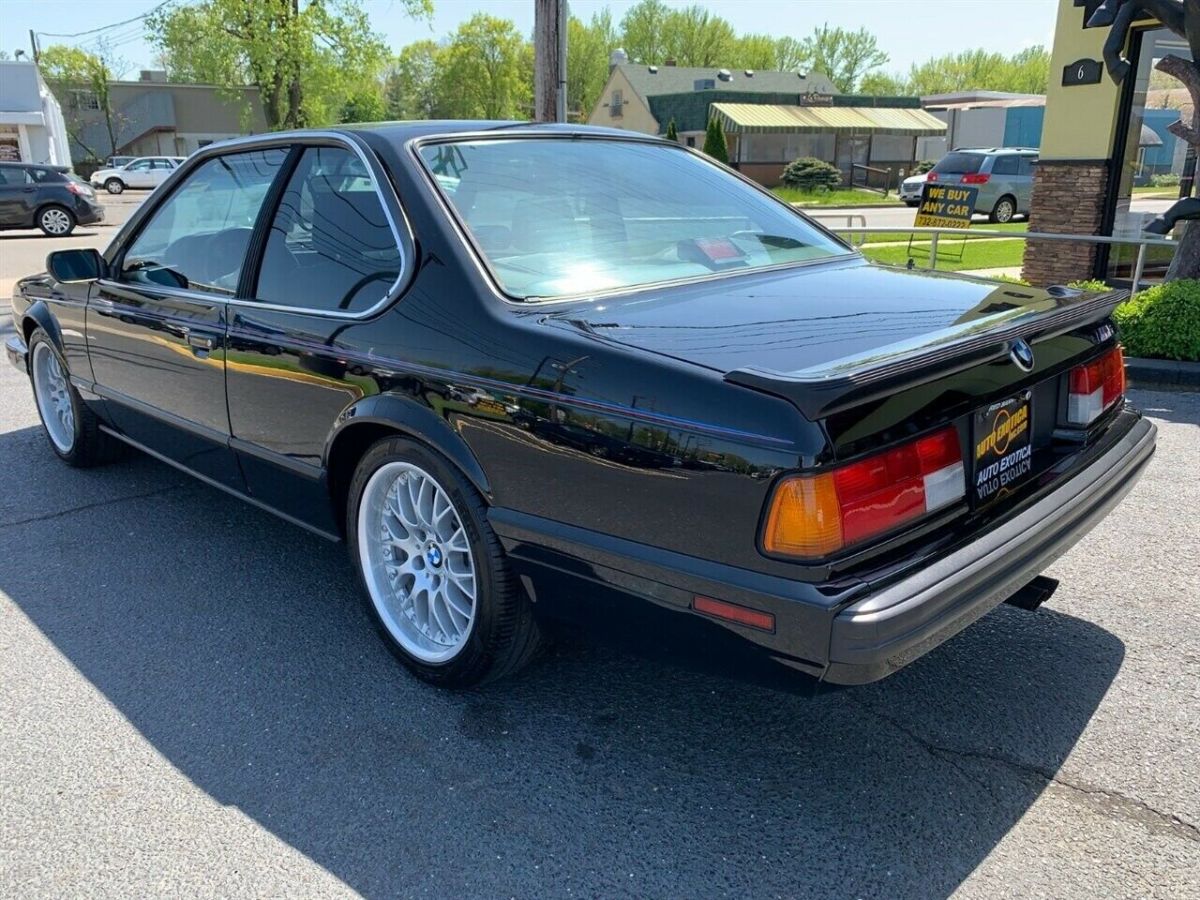 1988 Black BMW M6 --