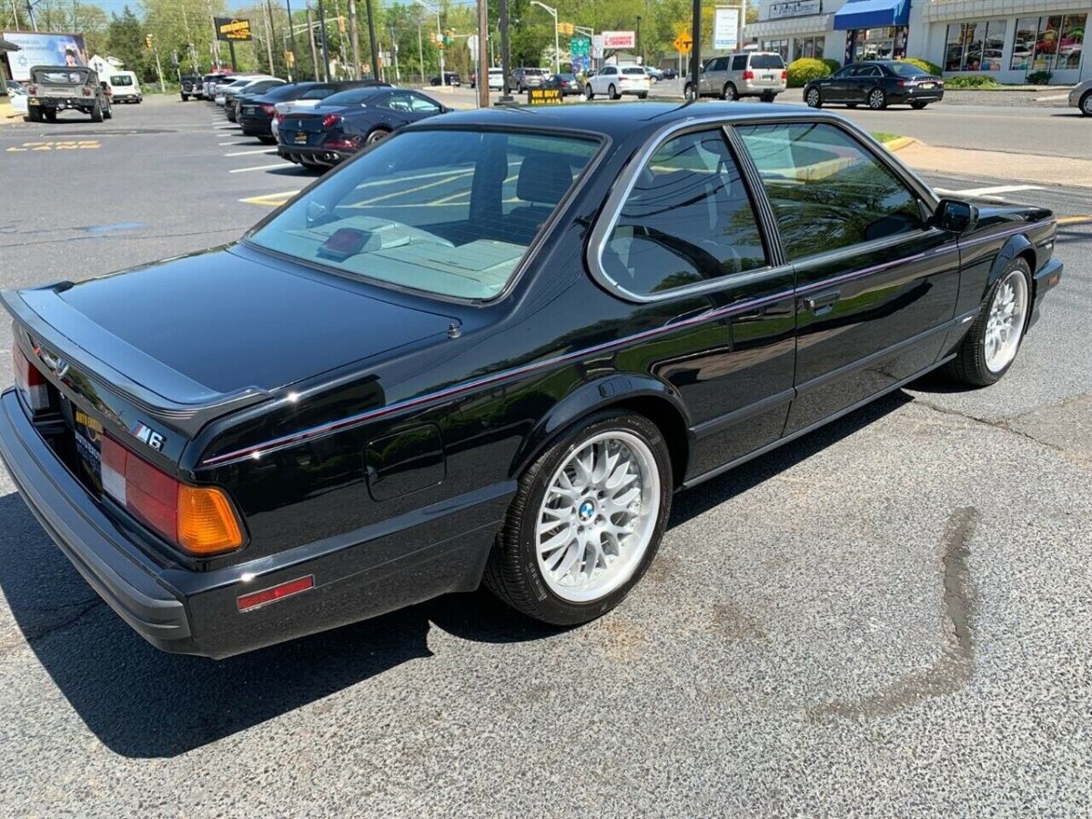 1988 Black BMW M6 --