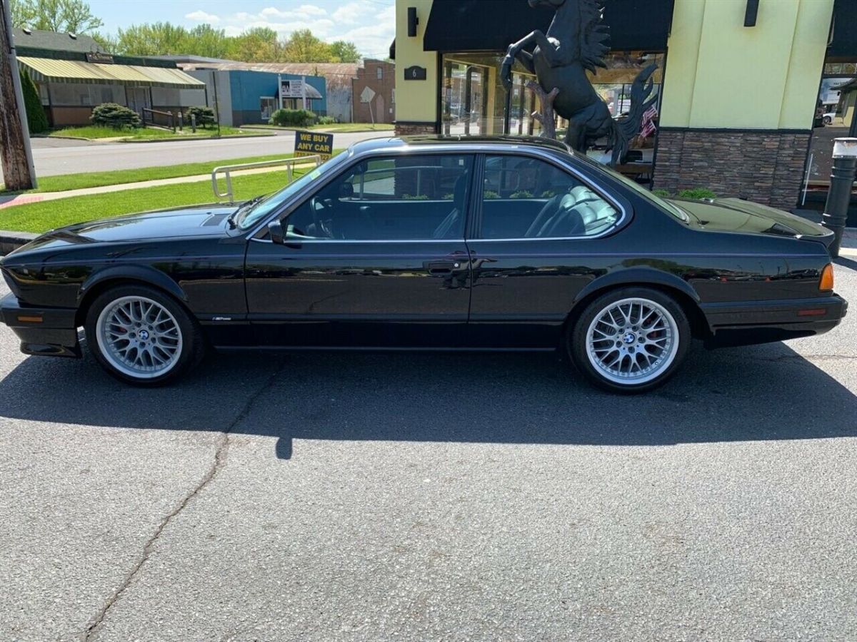 1988 Black BMW M6 --