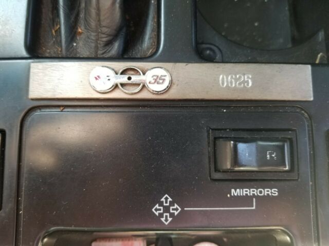 1988 White Chevrolet Corvette Coupe