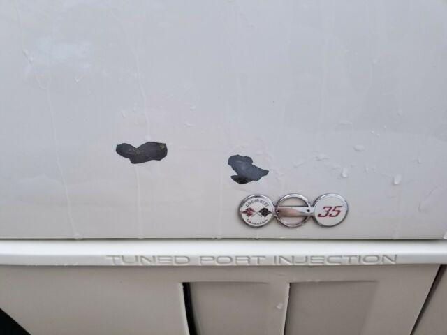 1988 White Chevrolet Corvette Coupe