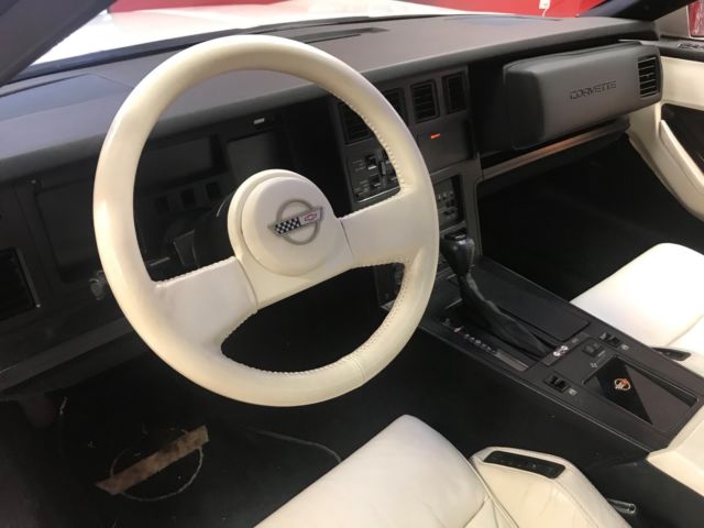 1988 White Chevrolet Corvette Coupe