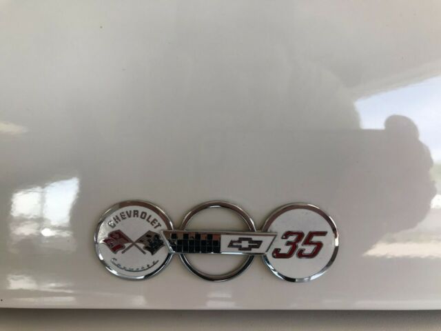 1988 White Chevrolet Corvette Coupe