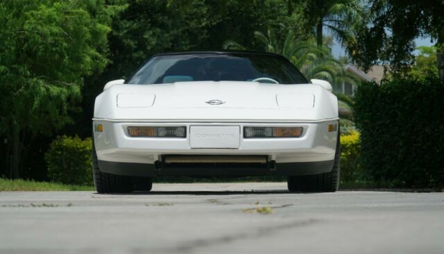 1988 White Chevrolet Corvette Coupe
