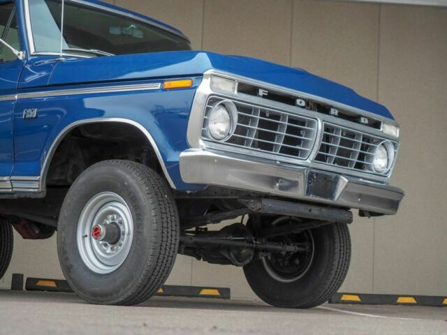 1973 Blue Ford F-250 --
