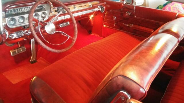 1960 Pontiac Bonneville Coupe