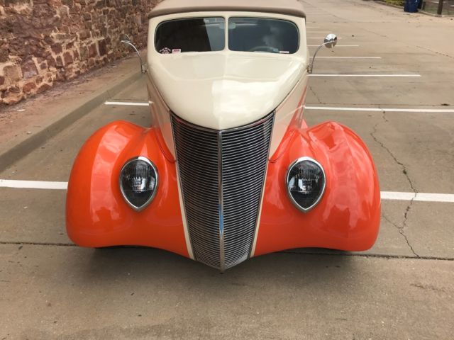 1937 ORANGE/ CREAM Ford CABRIOLET CONVERTIBLE Convertible