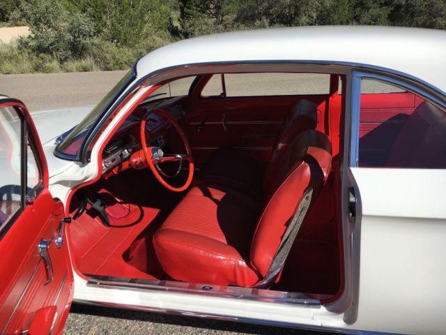 1960 White Chevrolet Corvair Coupe